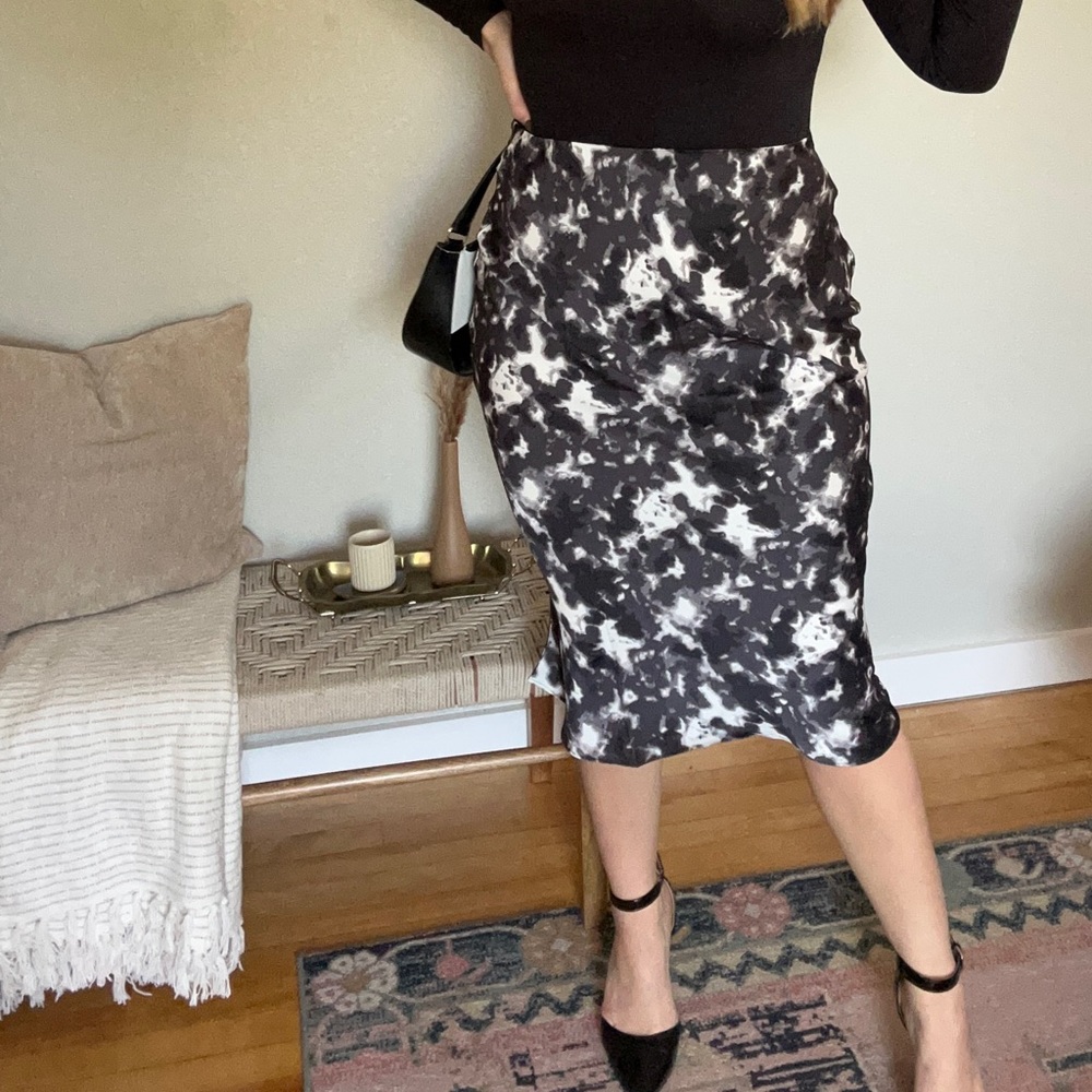 New With Tags - Tie die midi skirt